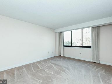 Building Photo - 4550 N Park Ave