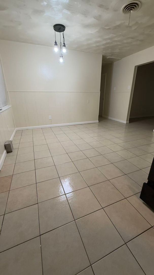 Building Photo - Beautiful 3 Bedroom in Mesquite!