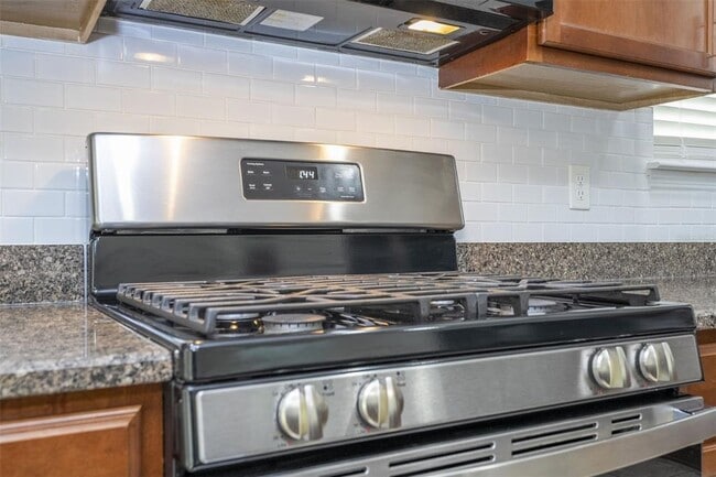 Building Photo - 133790 Ingelnook Dr