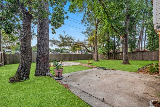 Building Photo - 11715 Park Creek Dr