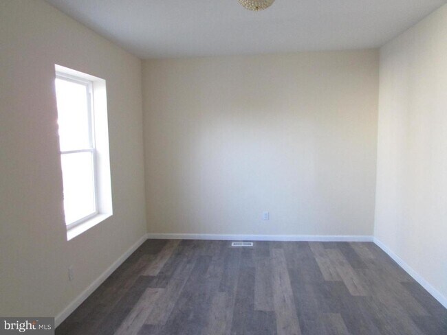 Building Photo - 20 Pine St