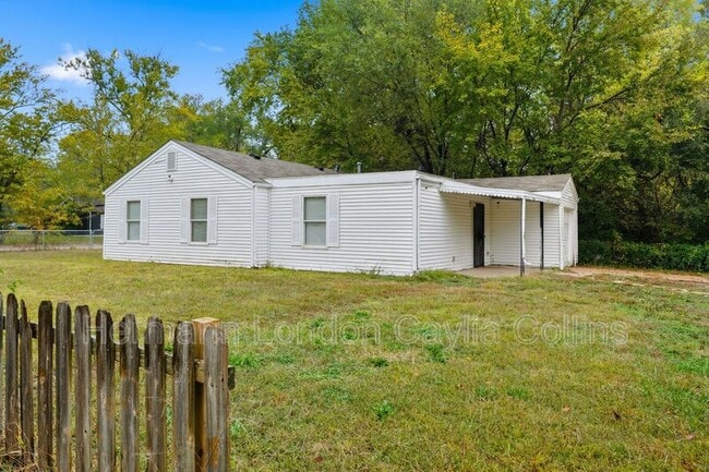 Building Photo - 1626 Nemnich Rd