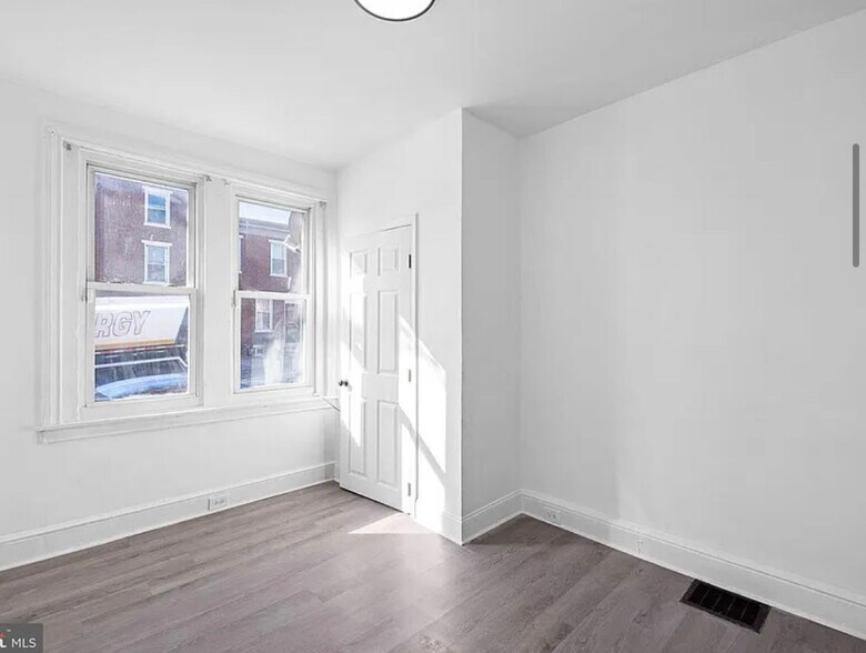 Building Photo - 1301 Lancaster Ave