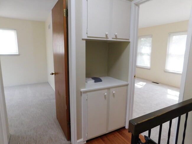 Building Photo - 3385 Burbank Dr