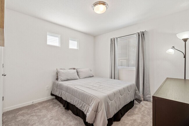 Building Photo - MODERN TWO STORY 2 BED/2 BATH IN BANNING LEWIS RANCH!