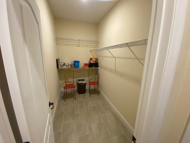 Building Photo - 9433 Ligorio Wy