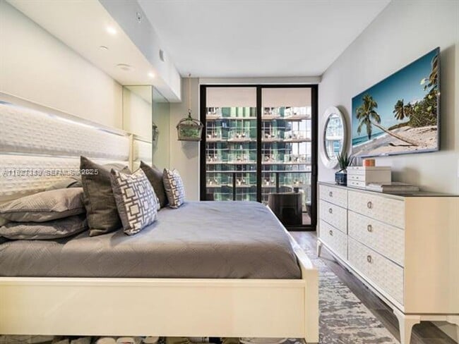 Building Photo - 801 S Miami Ave