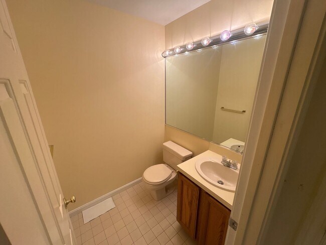 Building Photo - 401 Browning Ln