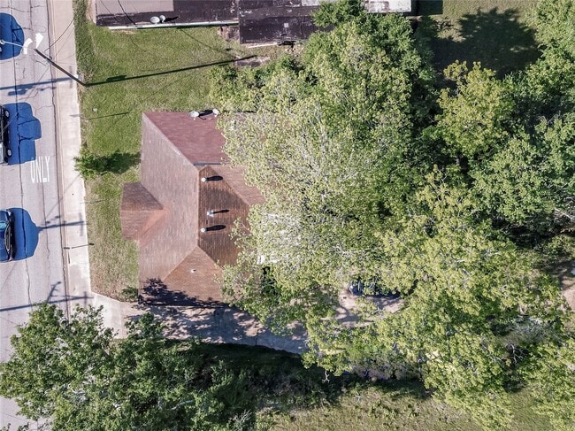 Building Photo - 2515 Montgomery Rd