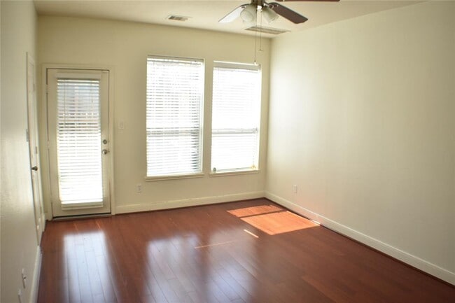 Building Photo - 3123 Dallas St