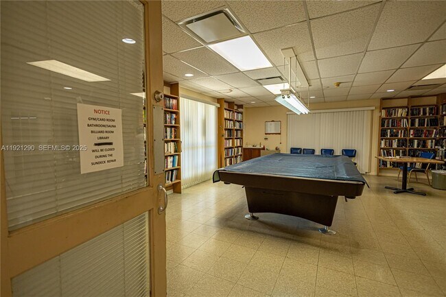 Building Photo - 16790 NE 14th Ave