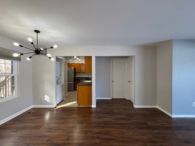 Building Photo - 367 Sandhurst Cir