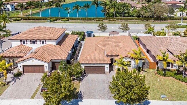 Building Photo - 2541 SE 1st St