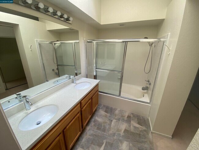 Building Photo - 293 Scotts Valley