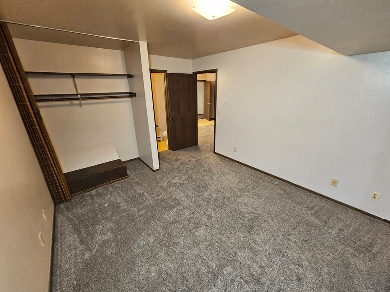 Building Photo - 401 N East St