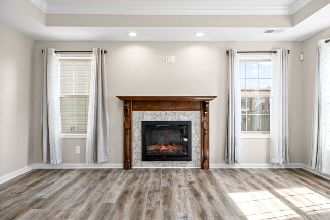 Building Photo - Pet Friendly Four Bedroom!