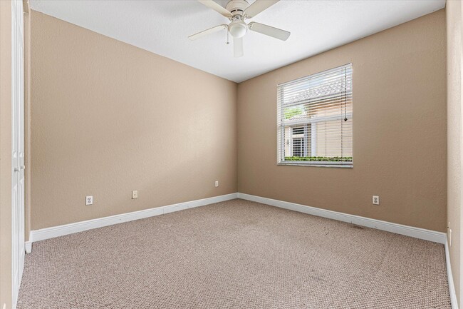 Building Photo - 7140 Pinecreek Way