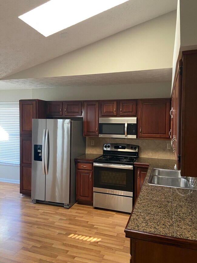 Building Photo - 3676 Cottage Cir