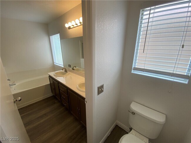 Building Photo - 9633 Rancho Palmas Dr
