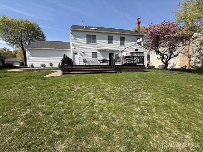 Building Photo - 21 Crestview Dr