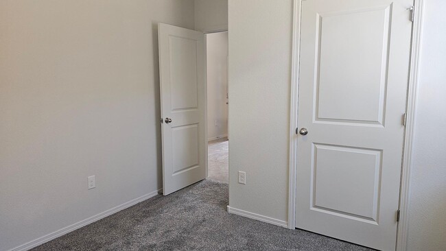 Building Photo - 1449 Vista Grande Lp