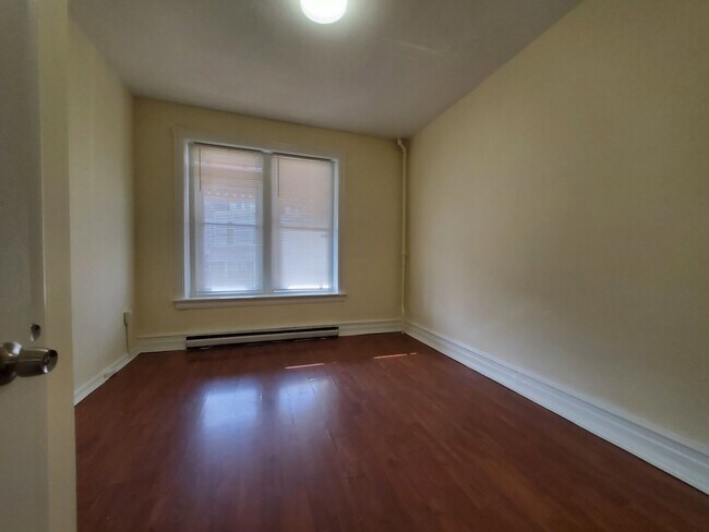 Building Photo - 423 Liberty St