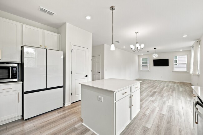 Building Photo - 1513 Underbrush Dr