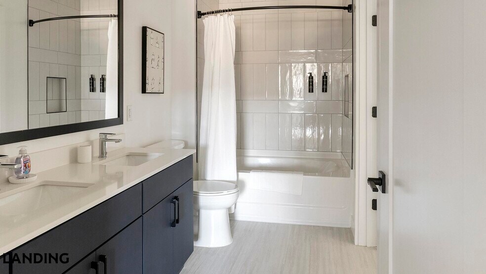 Building Photo - 1007 S Mint St