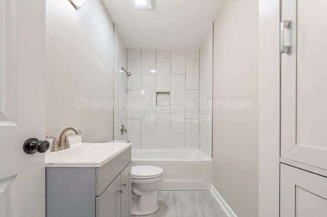 Building Photo - 922 Morrow Rd