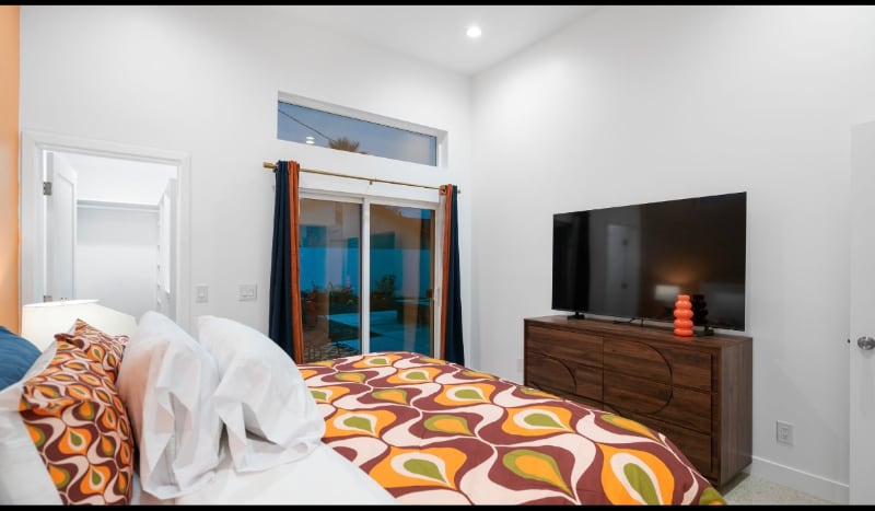 Building Photo - 473 W Sunview Ave