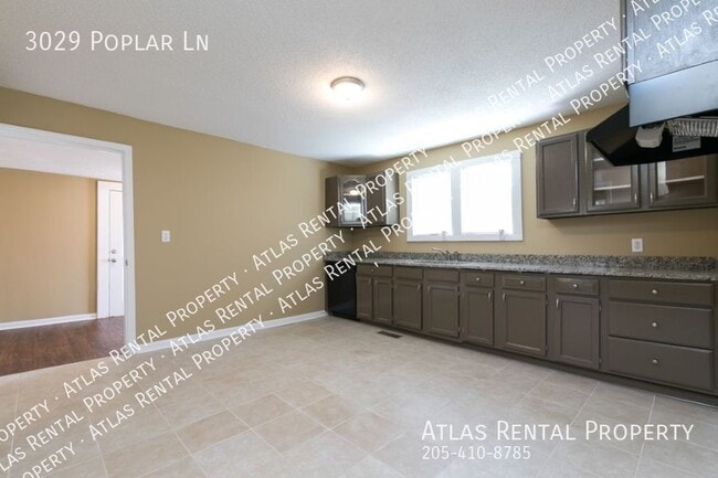 Building Photo - 3029 Poplar Ln
