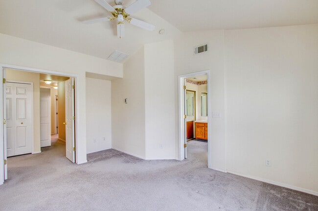 Building Photo - Impeccable 5 Bedroom Home with Mountain Views