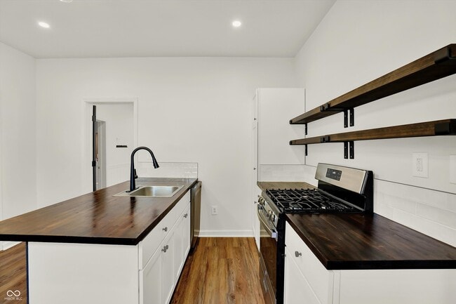 Building Photo - 6543 Ferguson St