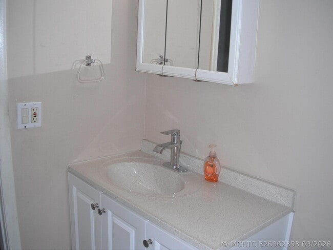 Building Photo - 4169 SW 67th Ave