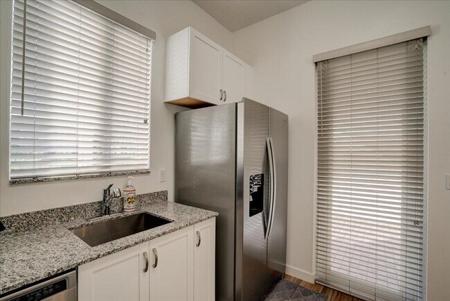 Building Photo - 1451 Pioneer Way