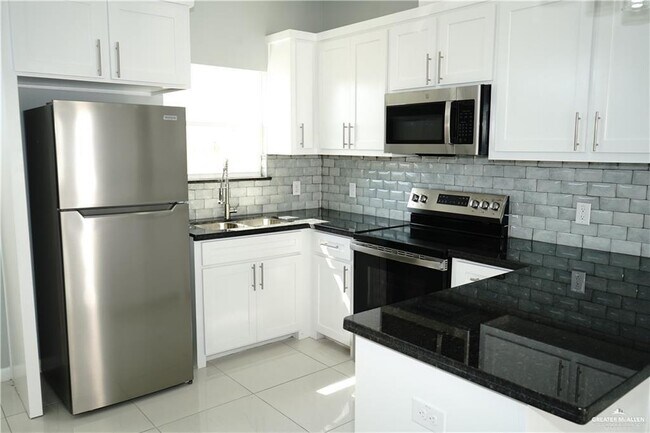 Building Photo - 13 San Andres