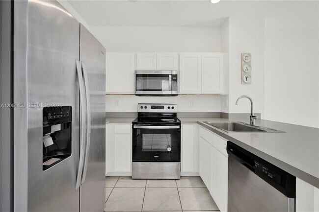 Building Photo - 1161 SW 8th Ave