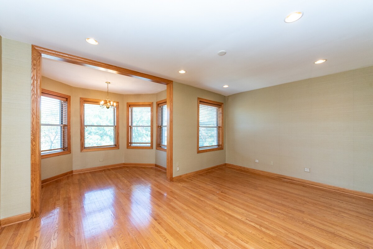 Building Photo - 3415 N Elaine Pl