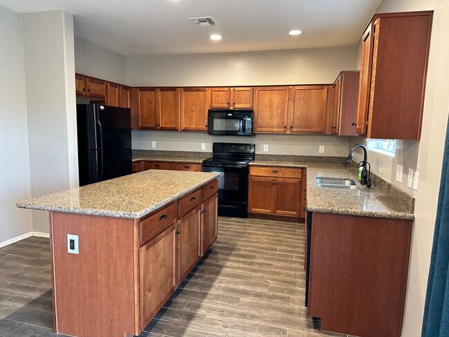 Building Photo - Beautiful Home in Saguaro Bloom!