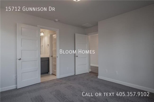 Building Photo - 15712 Gunnison Dr