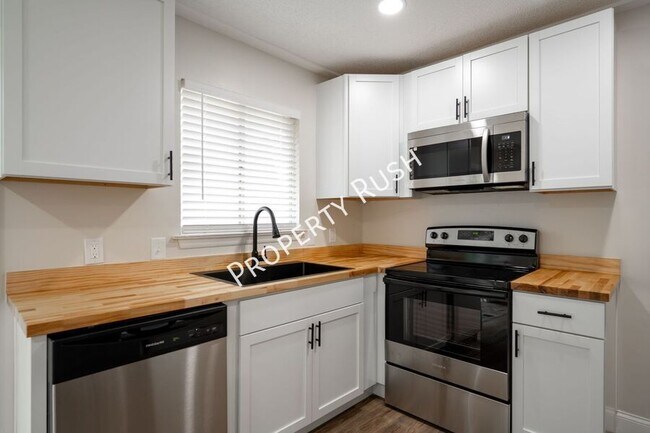 Building Photo - 7713 Nautical Way