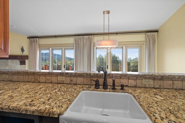 Building Photo - Amazing Apple Valley Home