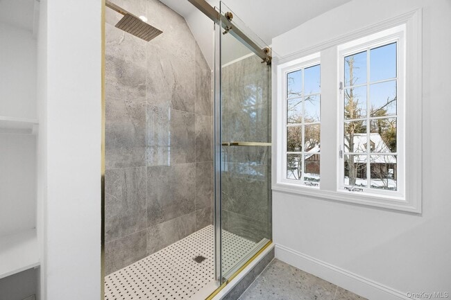 Building Photo - 2 Wynmor Rd