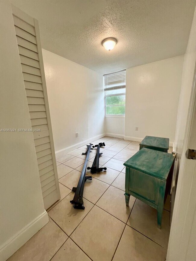 Building Photo - 6023 SW 69th St