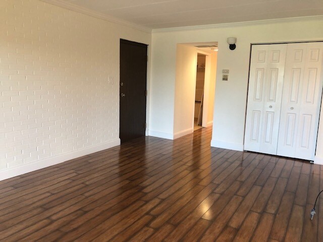 Living Room - 11345 S Roberts Rd