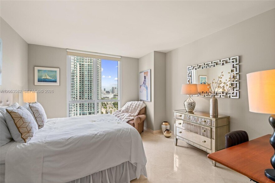 Building Photo - 901 Brickell Key Blvd
