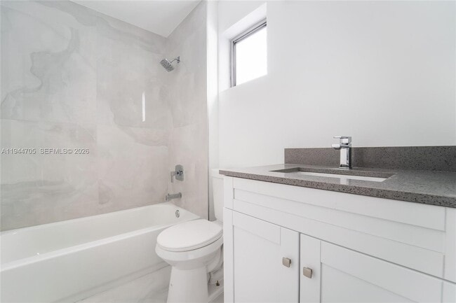 Building Photo - 1165 NW 8th Ave