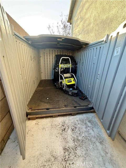 Building Photo - 722 Tressy Ave