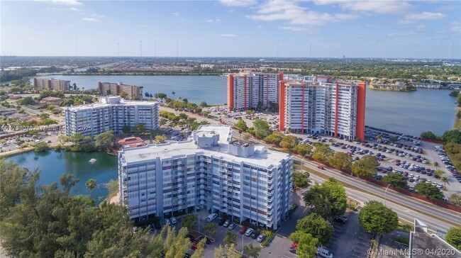 Building Photo - 1200 NE Miami Gardens Dr