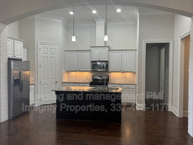 Building Photo - 216 Golden Cypress Dr